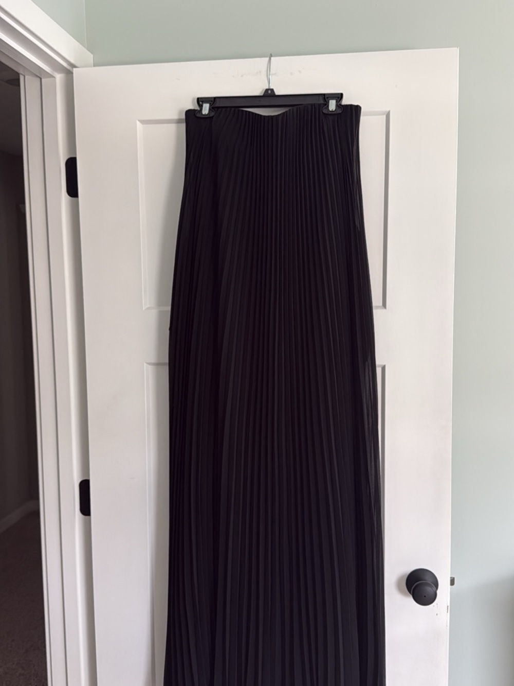 NWT BCBGMaxAzria Pleaded Gown in Black Size 8 - Picture 3 of 9
